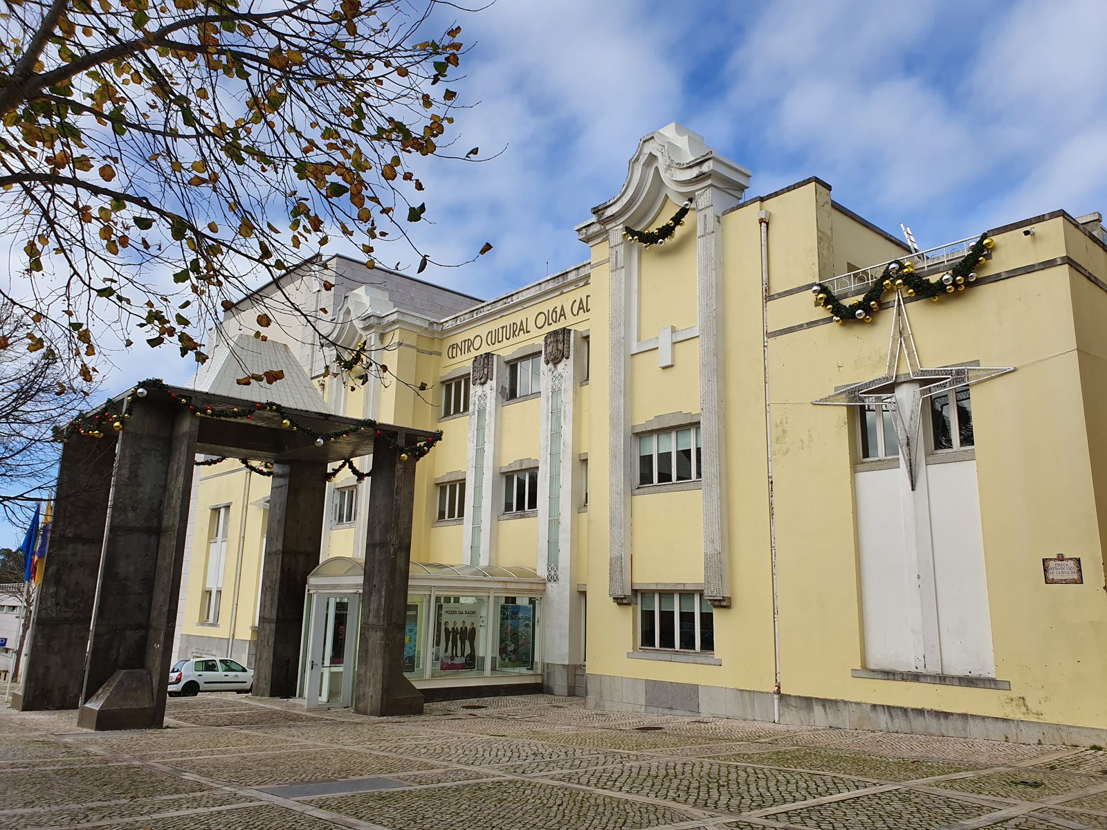 Facade of the Centro Cultural Olga Cadaval